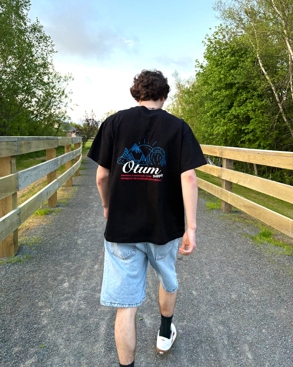 SEASONS TEE | BLACK